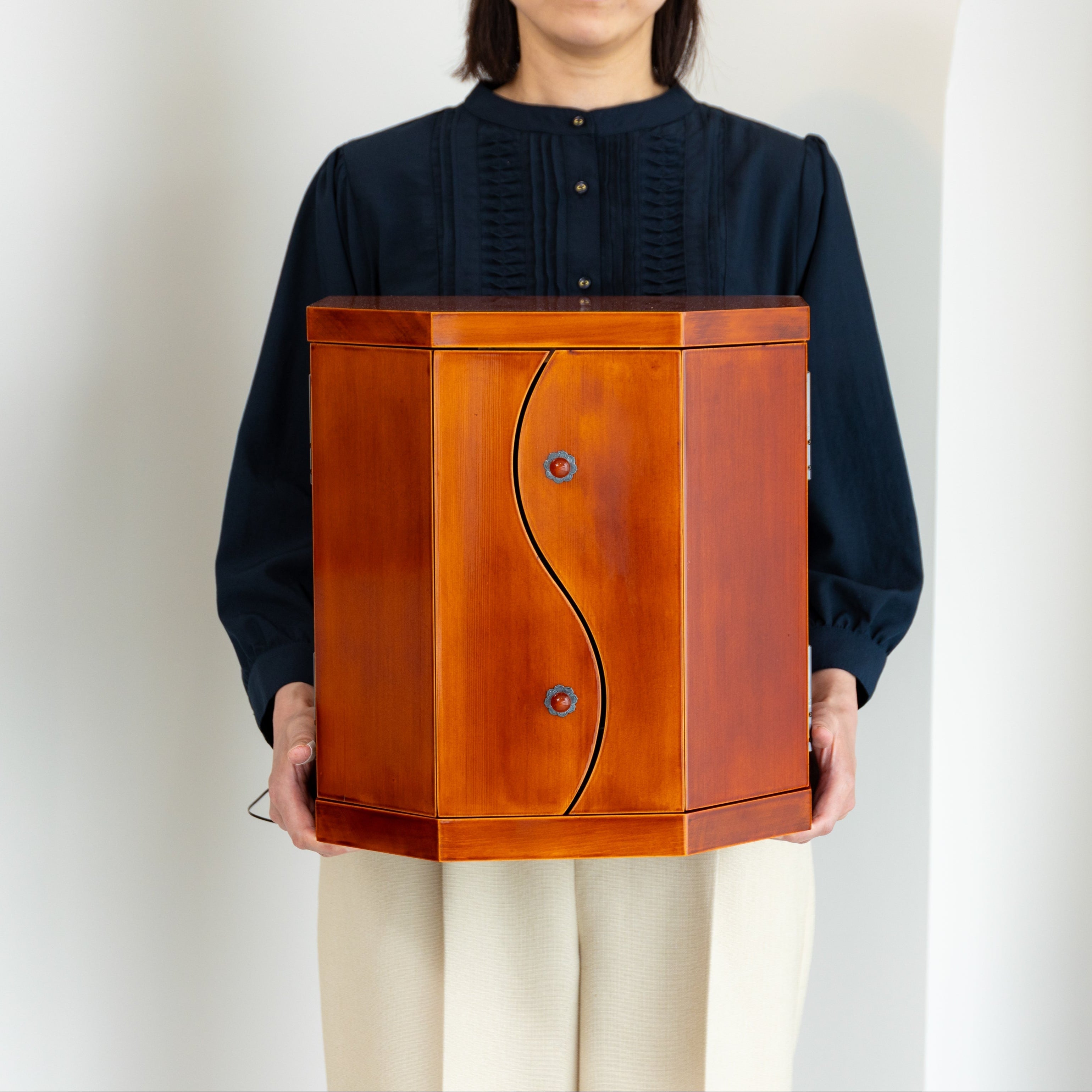 木肌の向こうに息づく想い・春慶塗りの祈りの場所