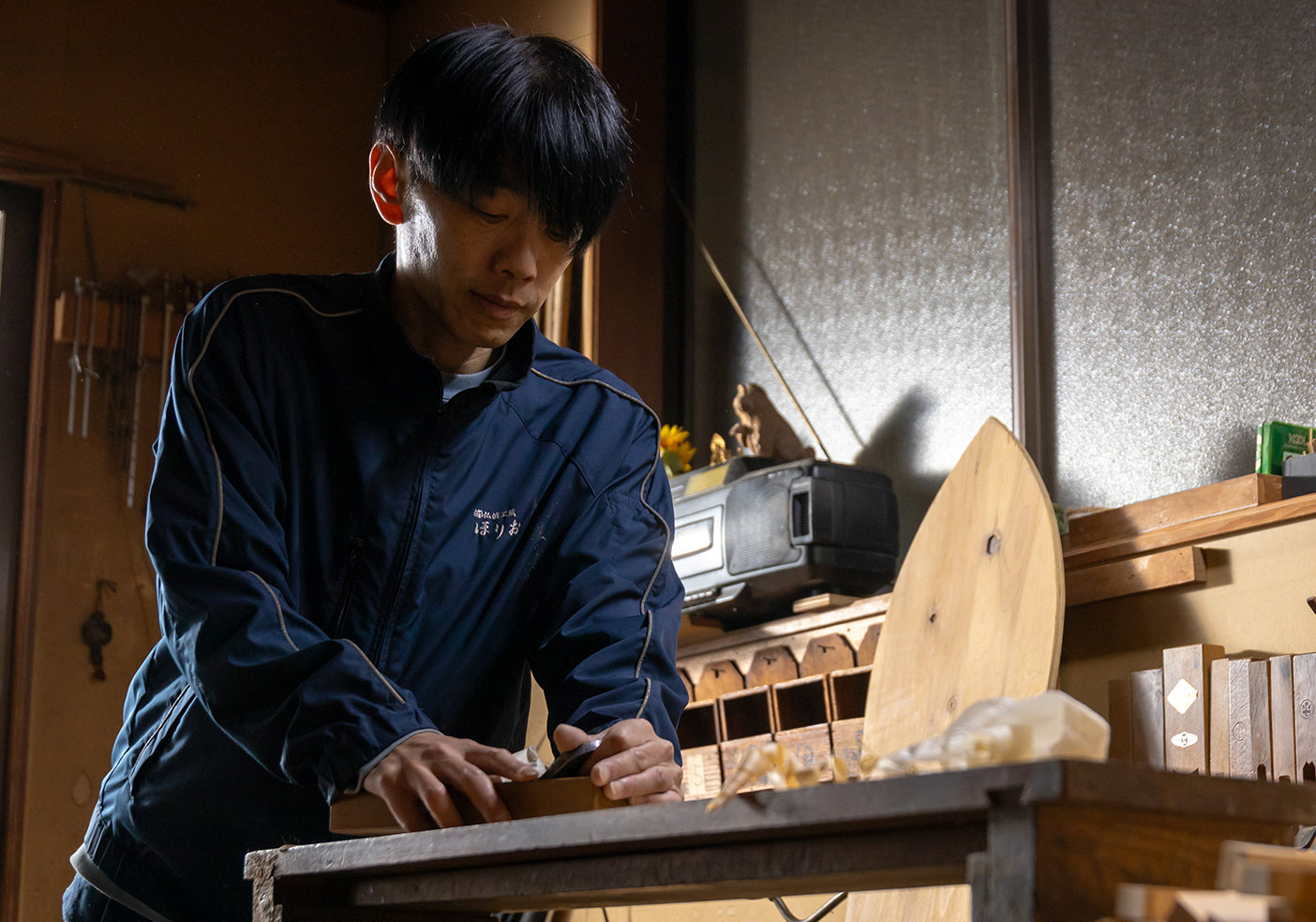 職人のものづくり – 仏壇工芸ほりお
